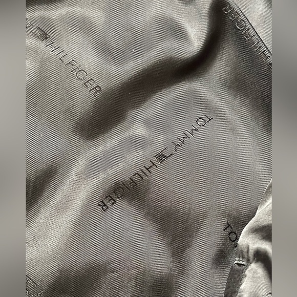 Woman’s Tommy Hilfiger Diamond Quilted Puffer Vest - Picture 5 of 6